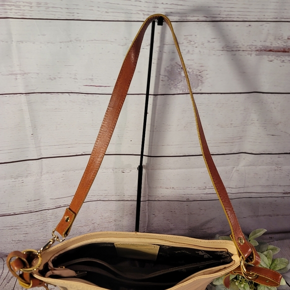 Valentina Cream and Tan Leather Shoulder Bag - Picture 9 of 15